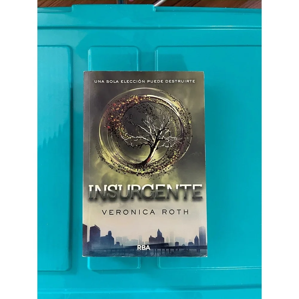 Insurgente Veronica Roth Spanish Edition Paperback Divergent Series Book 2 RBA